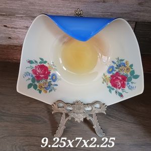 Vintage folded art glass dish